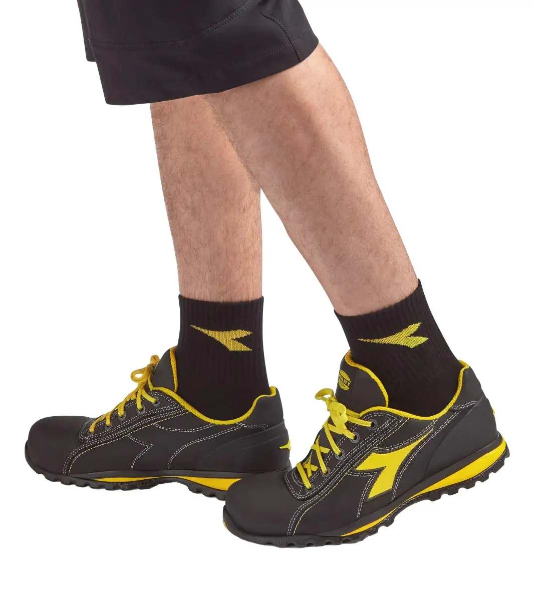 Chaussures De Foot Femme Diadora Maracana, Pointure EU 40/US 8.5, Cuir Noir/jaune, Occasion