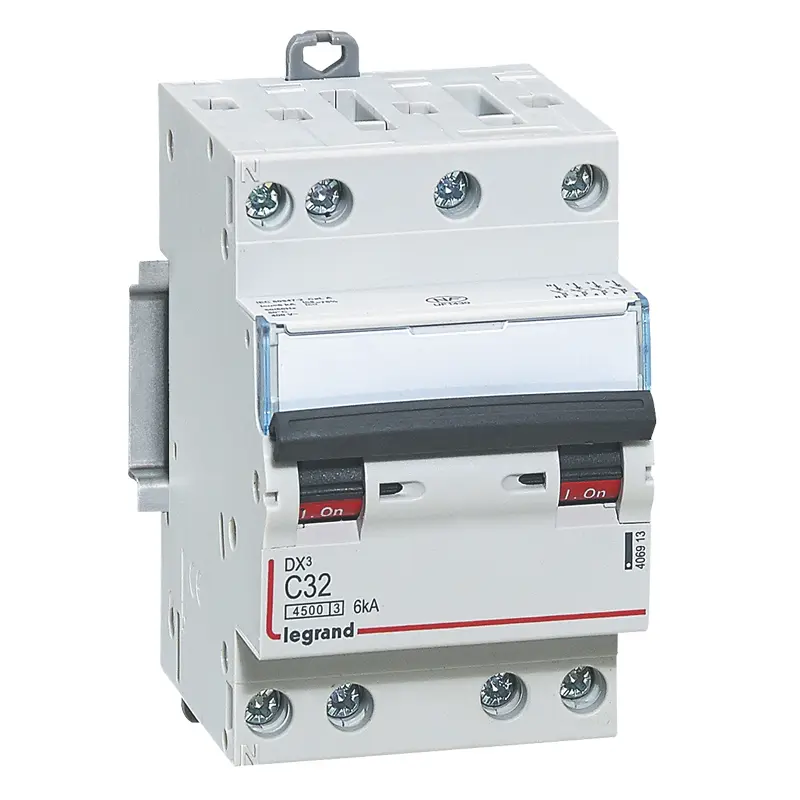 Disjoncteur DX³4500 6kA bornes à vis 4P 400V~ 32A courbe C - 3 modules