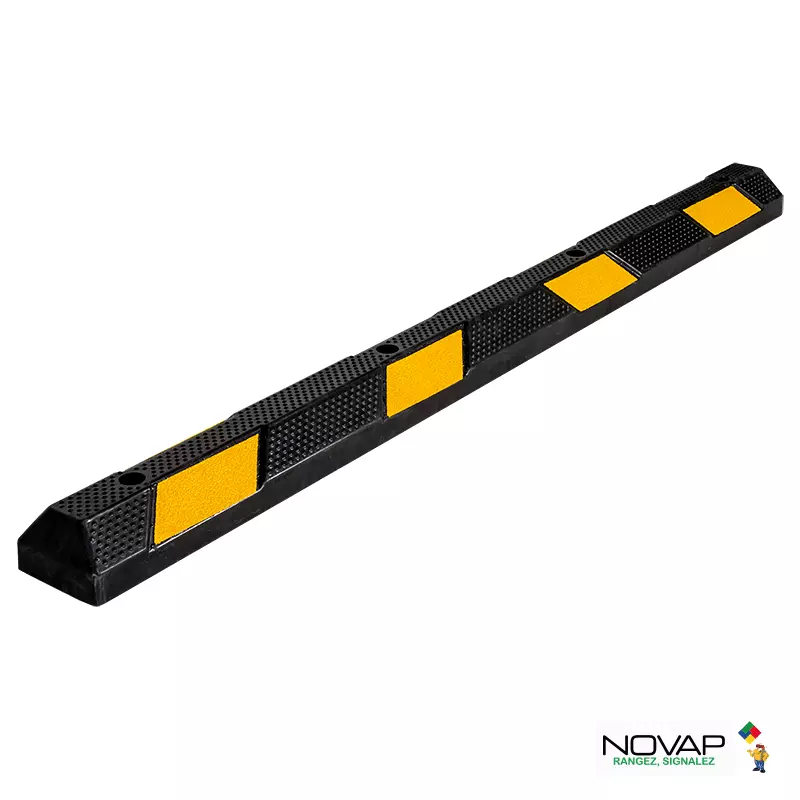 Butée de parking Grand modèle caoutchouc avec bandes jaunes rétroréfléchissantes + Fixations - 1830 x 150 x 110 mm - NOVAP - 6101352 Butée de parking Grand modèle caoutchouc avec bandes jaunes rétroréfléchissantes + Fixations - 1830 x 150 x 110 mm - NOVAP - 6101352