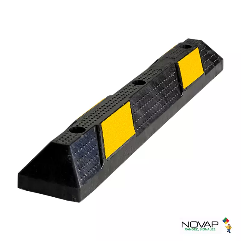 Butée de parking Standard caoutchouc avec bandes jaunes rétroréfléchissantes + Fixations - 900 x 150 x 100 mm - NOVAP - 6101345 Butée de parking Standard caoutchouc avec bandes jaunes rétroréfléchissantes + Fixations - 900 x 150 x 100 mm - NOVAP - 6101345