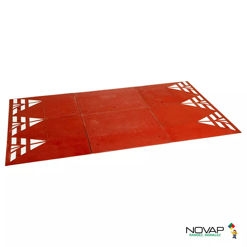 Coussin berlinois, ralentisseur conforme CEREMA - 3 m - Rouge - NOVAP - 6100324 Coussin berlinois, ralentisseur conforme CEREMA - 3 m - Rouge - NOVAP - 6100324