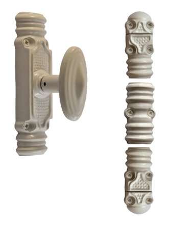 Crémone rustique fonctionnelle ROLLINGER + sachet d'accessoires pour tringle 16x8 - Blanc 9016 - CRF168BT6EB Crémone rustique fonctionnelle ROLLINGER + sachet d'accessoires pour tringle 16x8 - Blanc 9016 - CRF168BT6EB