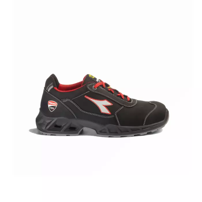 Chaussure de sécurité basse Ducati Shark Engine S3S - DIADORA - 701.181226-C1462 Chaussure de sécurité basse Ducati Shark Engine S3S - DIADORA - 701.181226-C1462