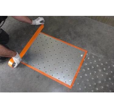 Gabarit de perçage DINAC pour plots podotactiles Dinaclou - 1022540 Gabarit de perçage DINAC pour plots podotactiles Dinaclou - 1022540