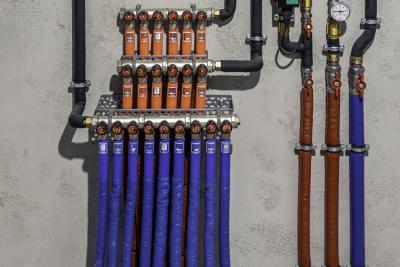 Comment choisir ses tubes d'alimentation PER ? Guide des types, couleurs et applications