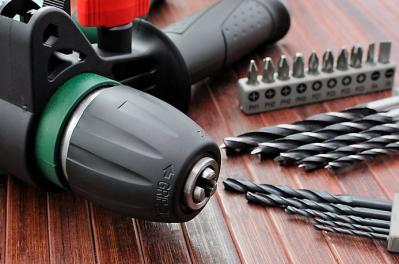 Perceuse filaire ou sans fil : que choisir pour vos travaux ?